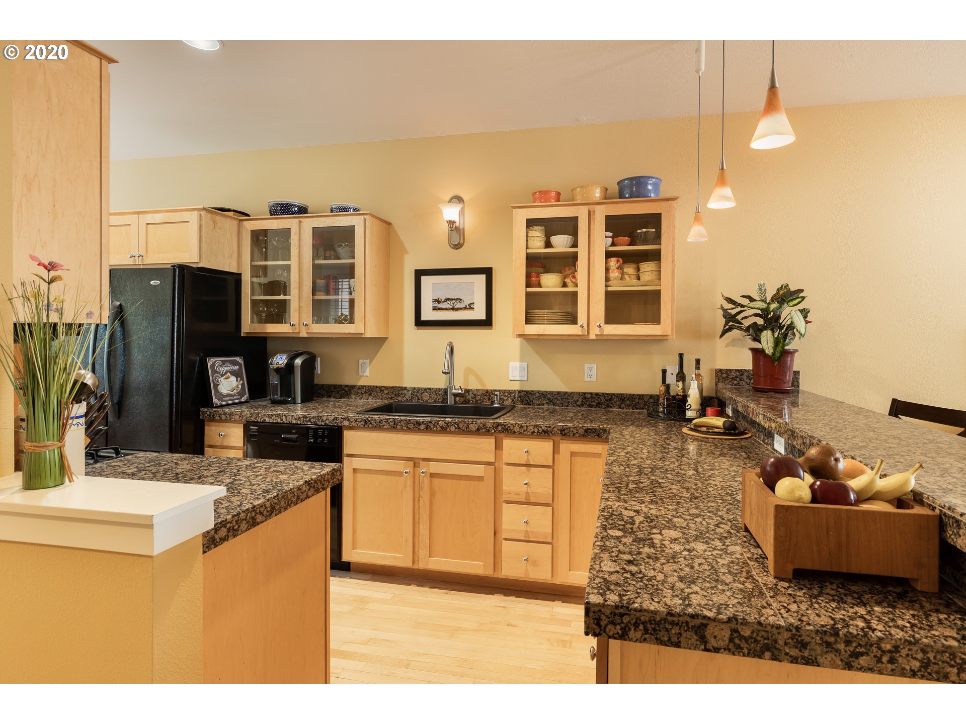 Photo #6: 20328990 Listing 