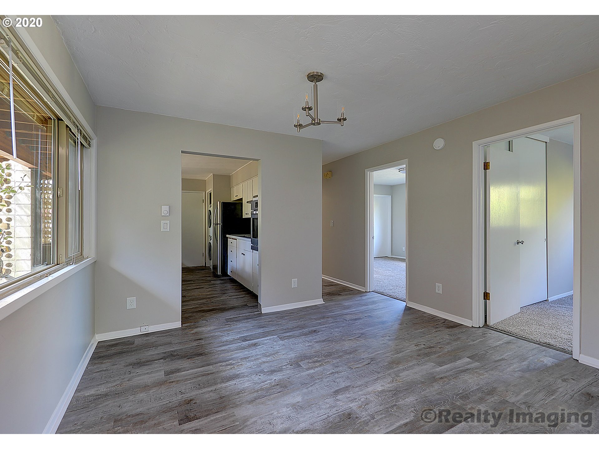 Photo #2: 20329764 Listing 