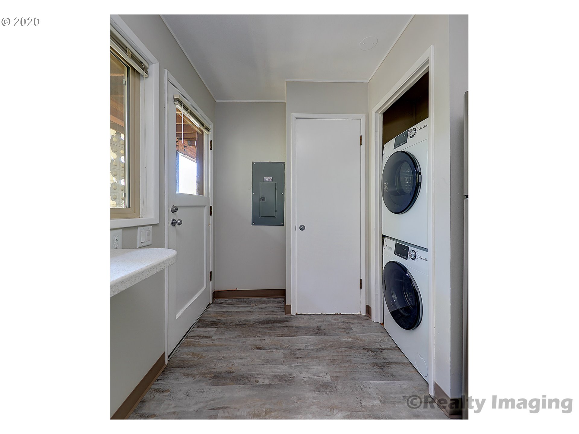 Photo #5: 20329764 Listing 