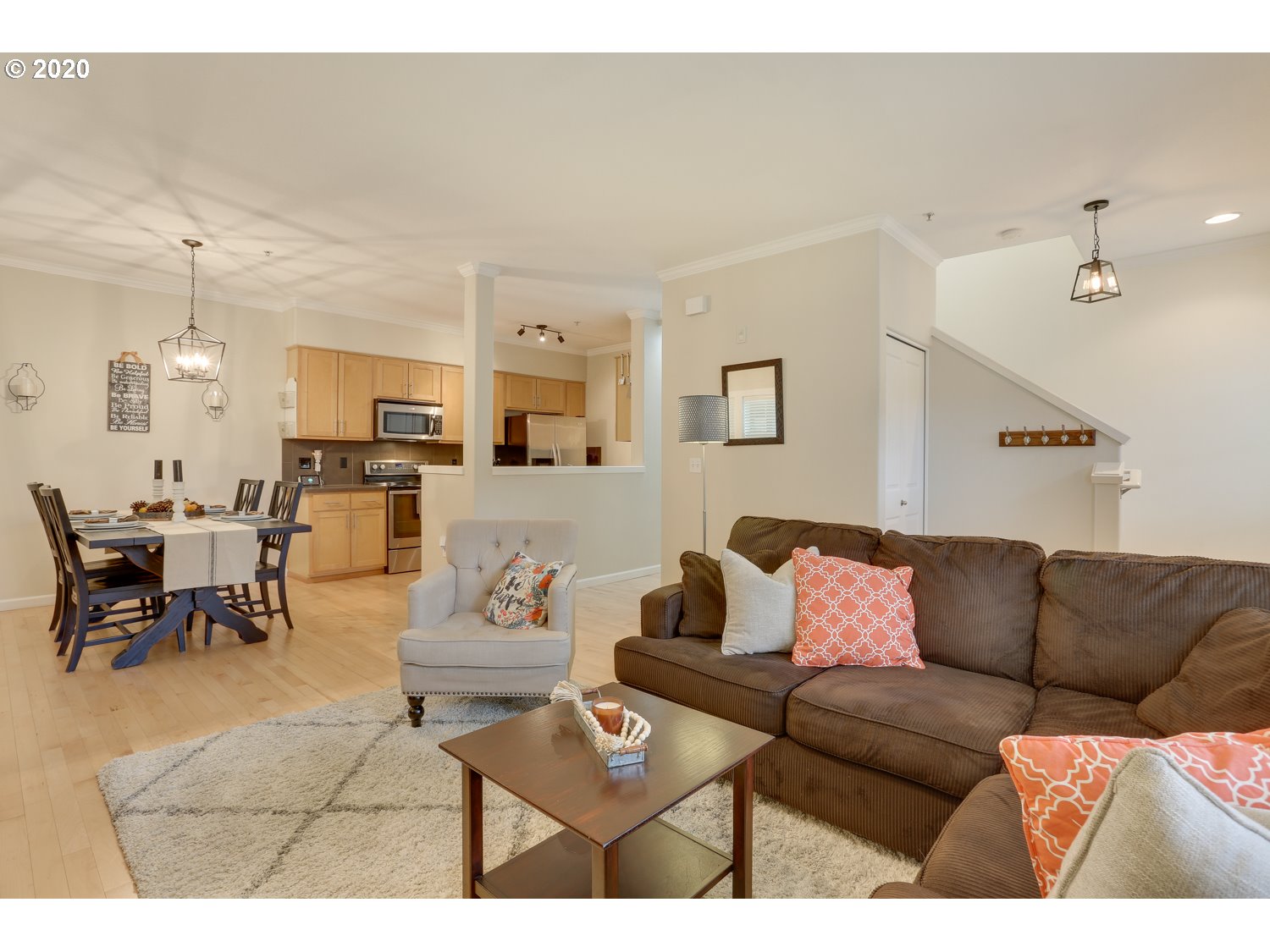 Photo #4: 20332926 Listing 