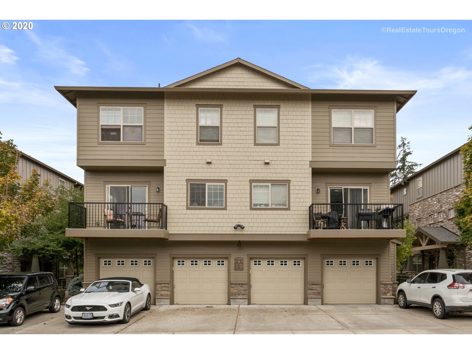 Photo #2: 20333937 Listing 