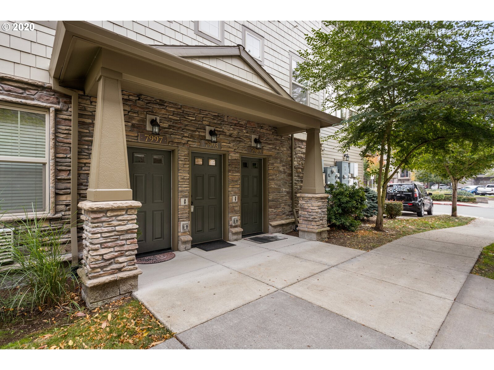 Photo #4: 20333937 Listing 