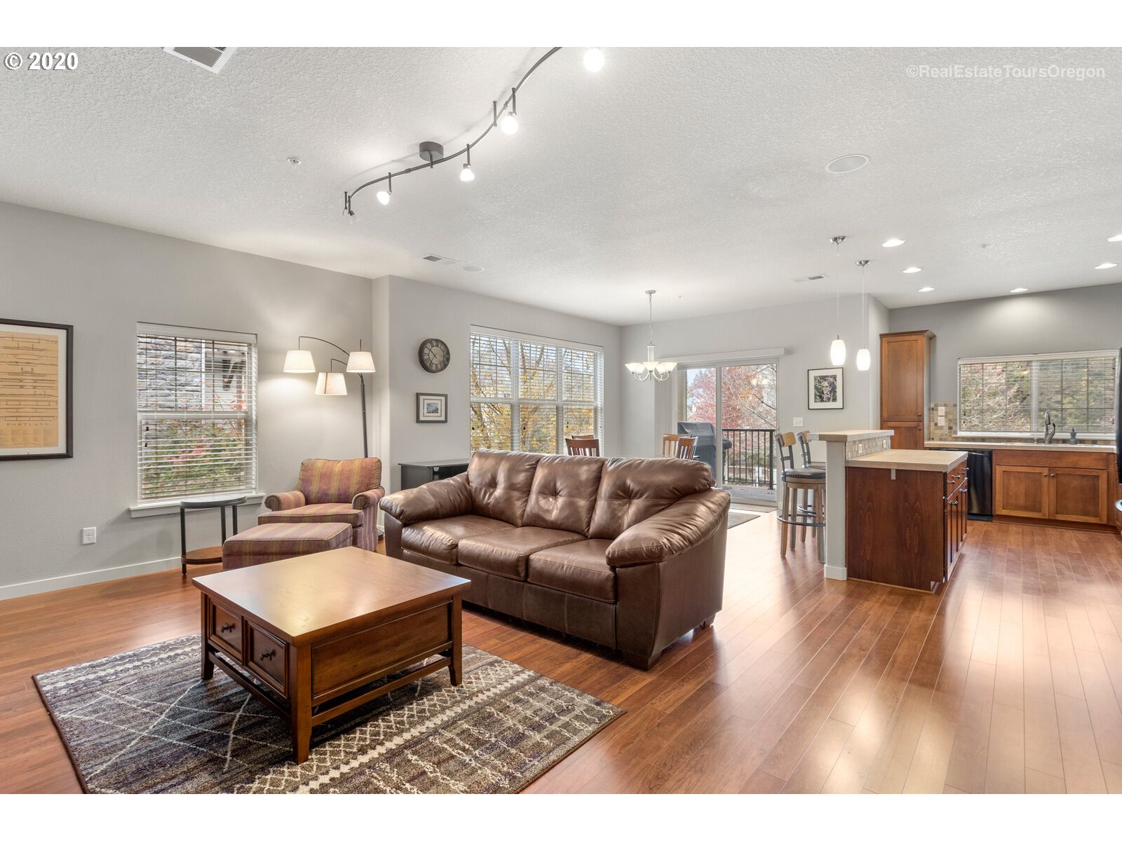 Photo #6: 20333937 Listing 