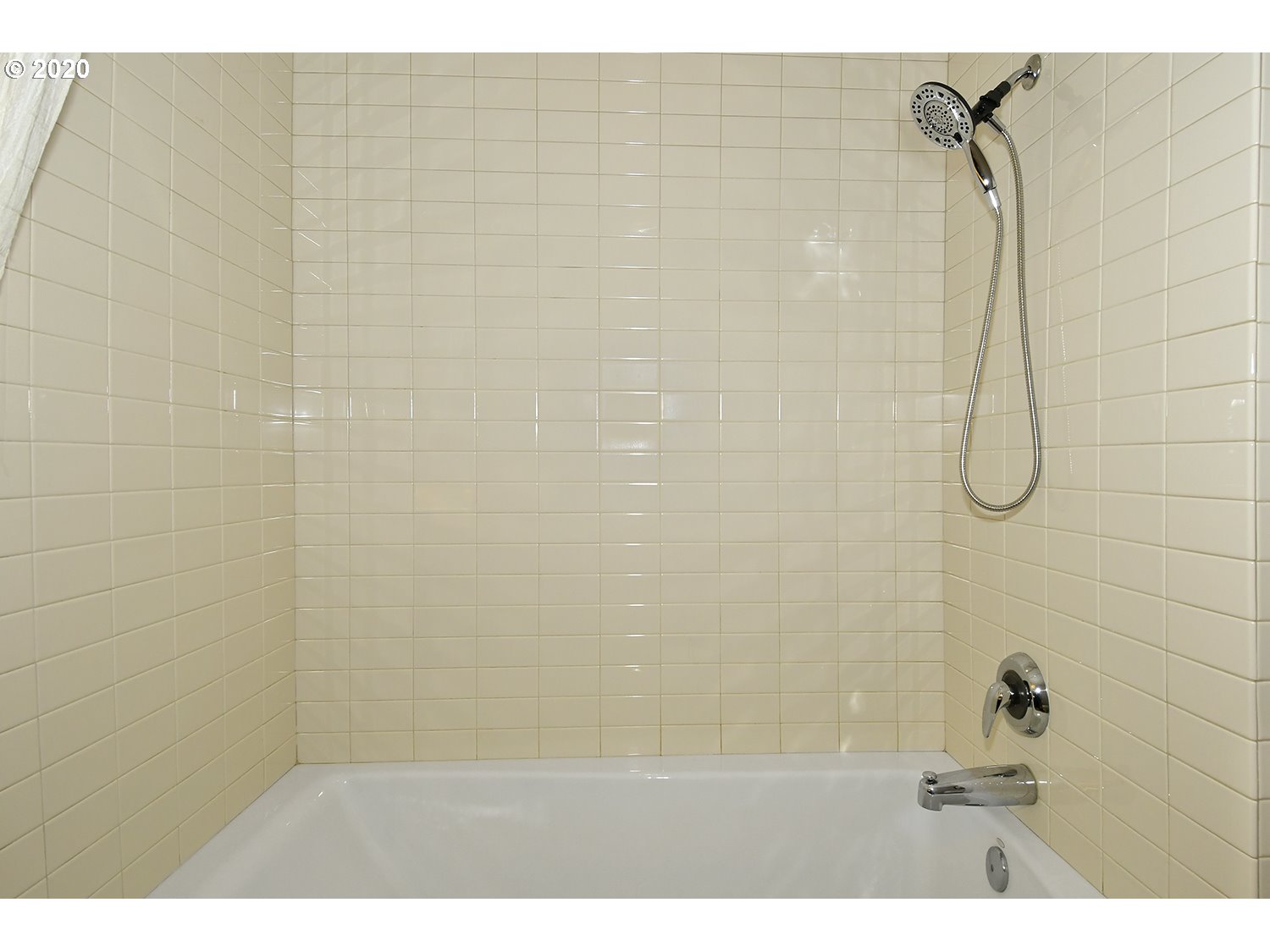 Photo #5: 20334244 Listing 