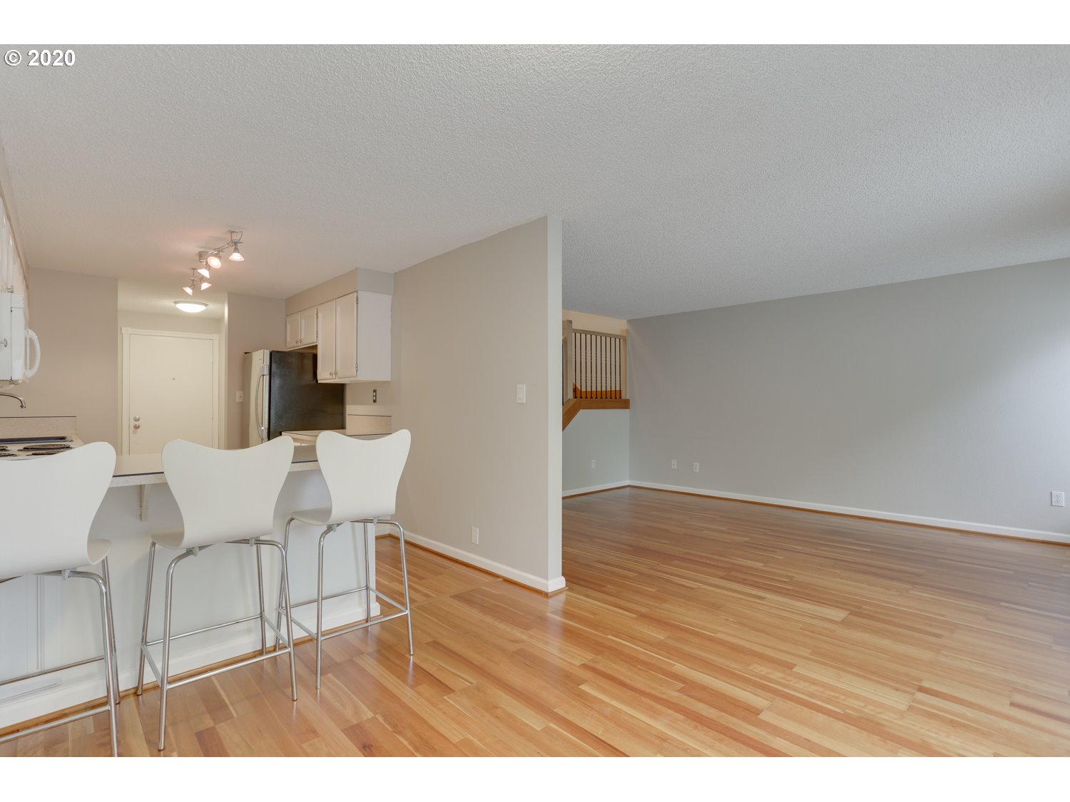 Photo #6: 20337476 Listing 