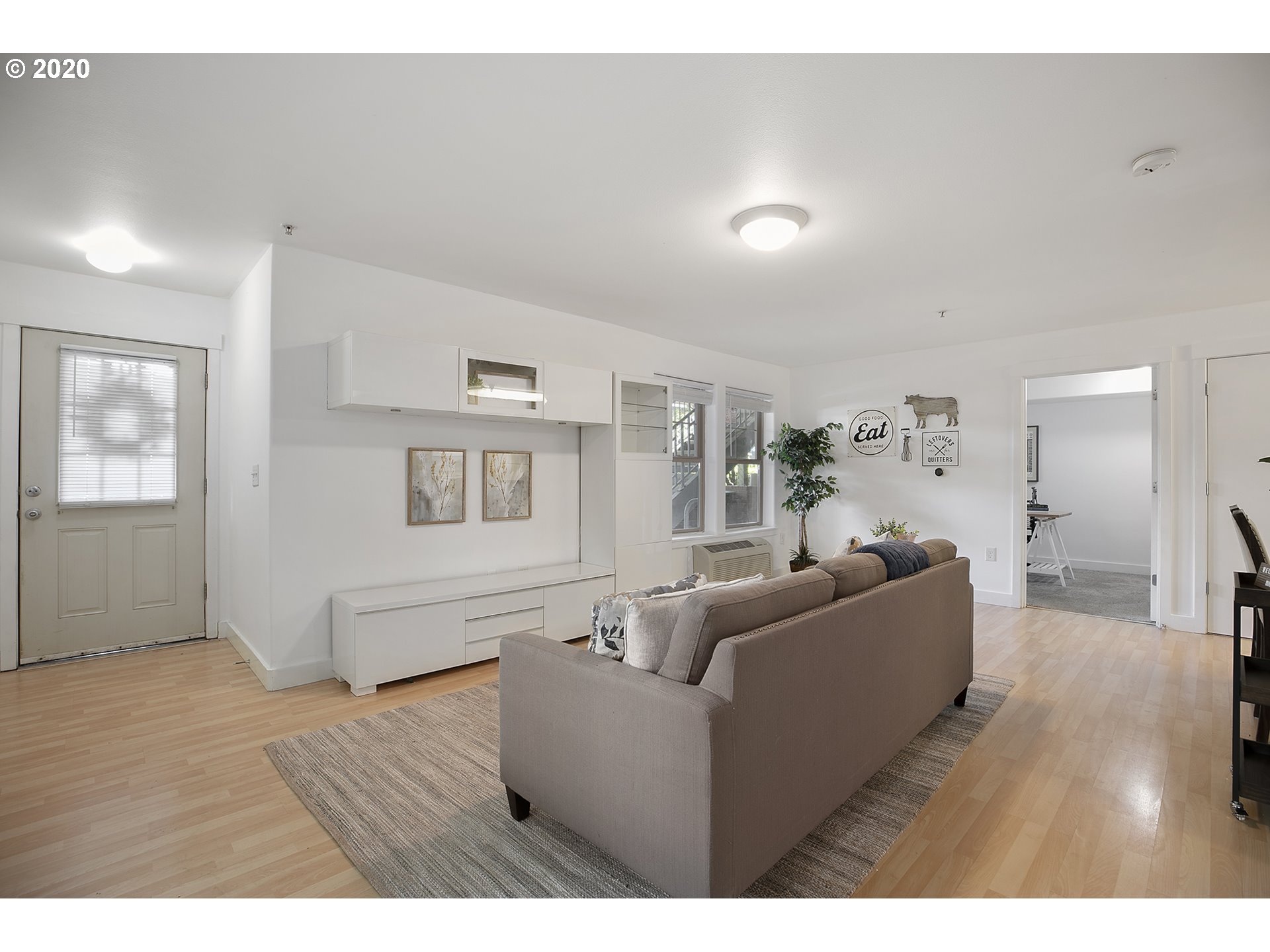 Photo #3: 20338702 Listing 