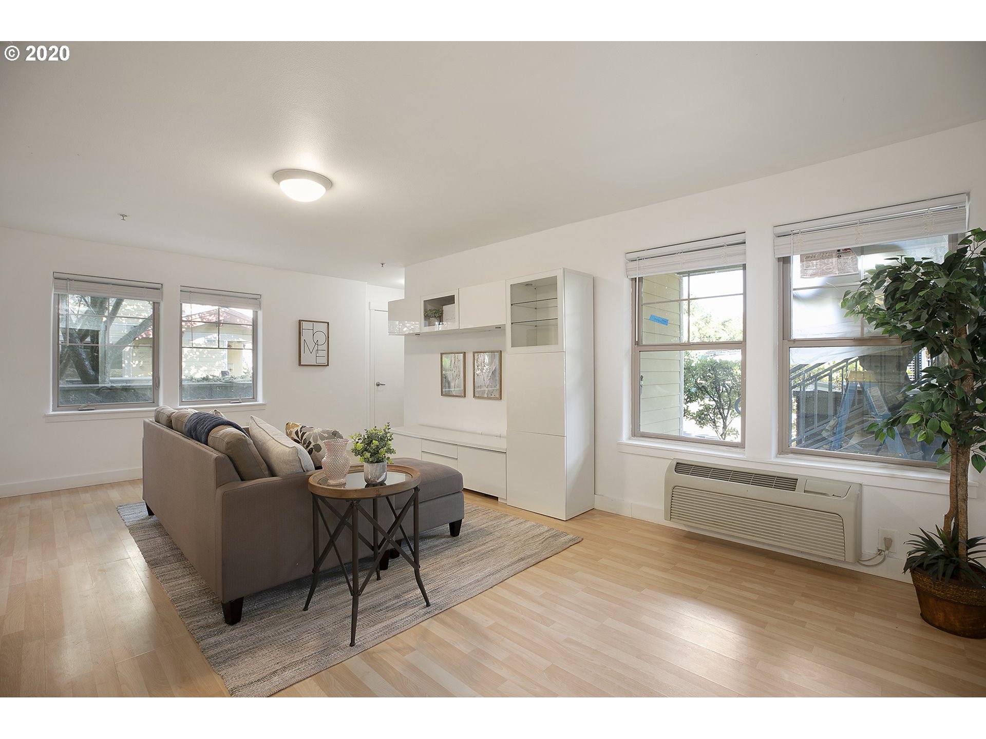 Photo #5: 20338702 Listing 