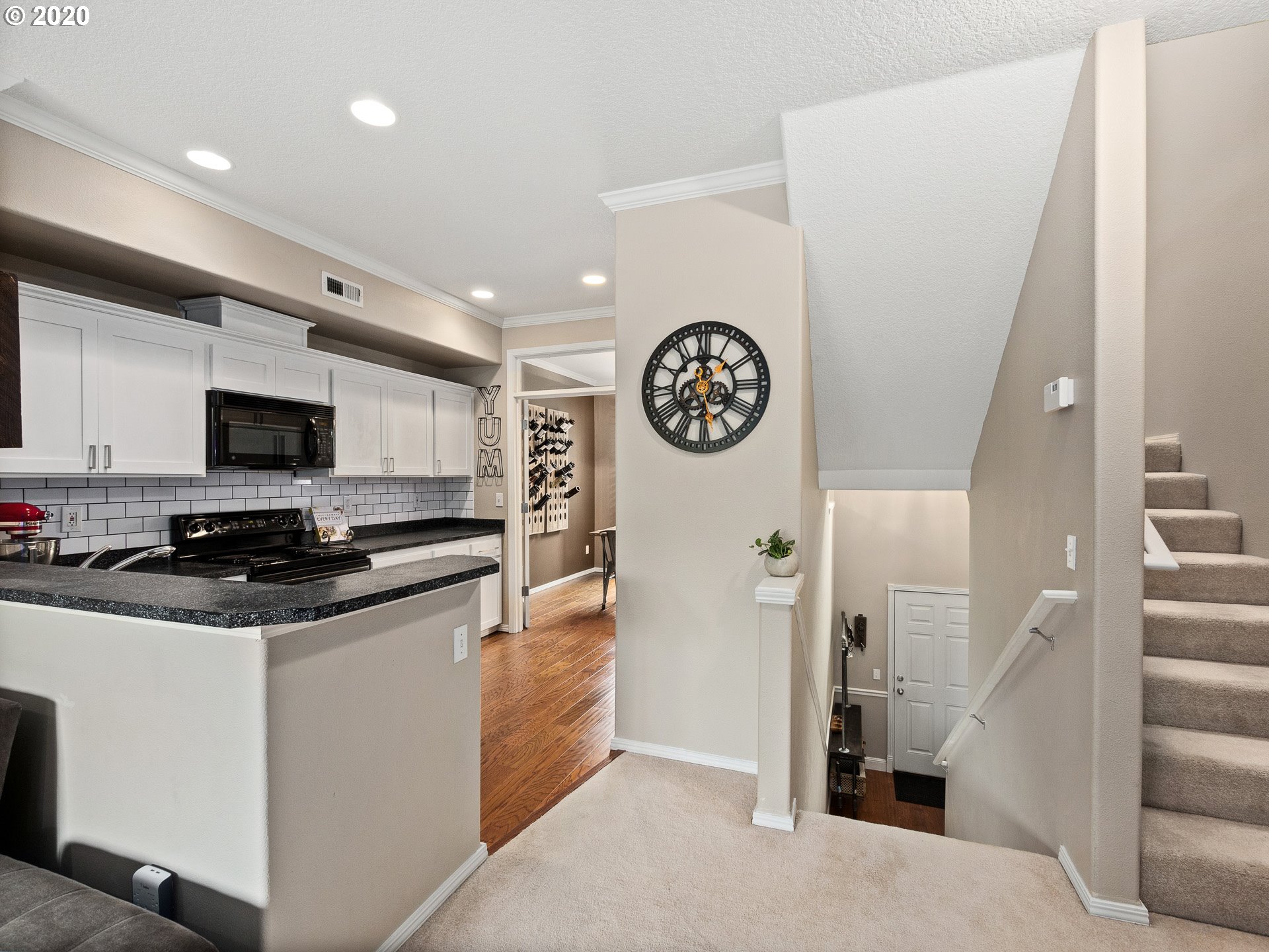 Photo #5: 20340400 Listing 