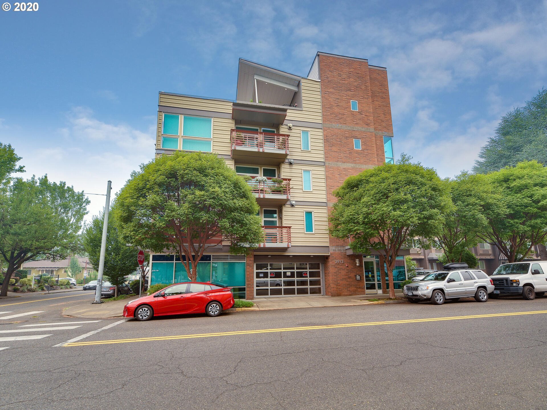 Photo #2: 20349251 Listing 