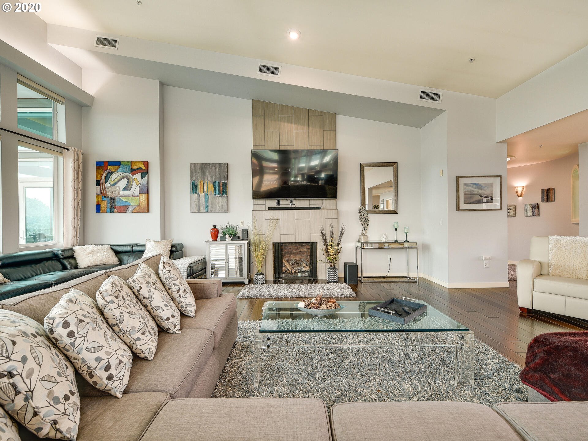 Photo #6: 20349251 Listing 