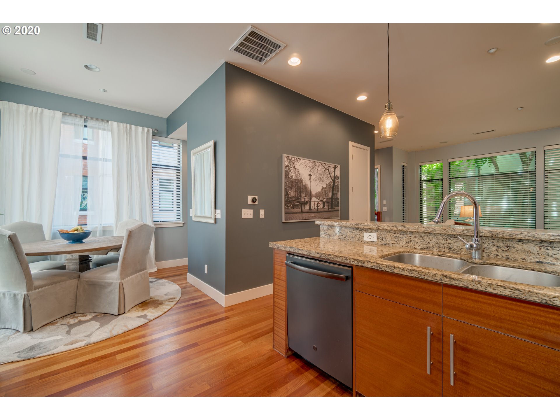 Photo #3: 20352066 Listing 