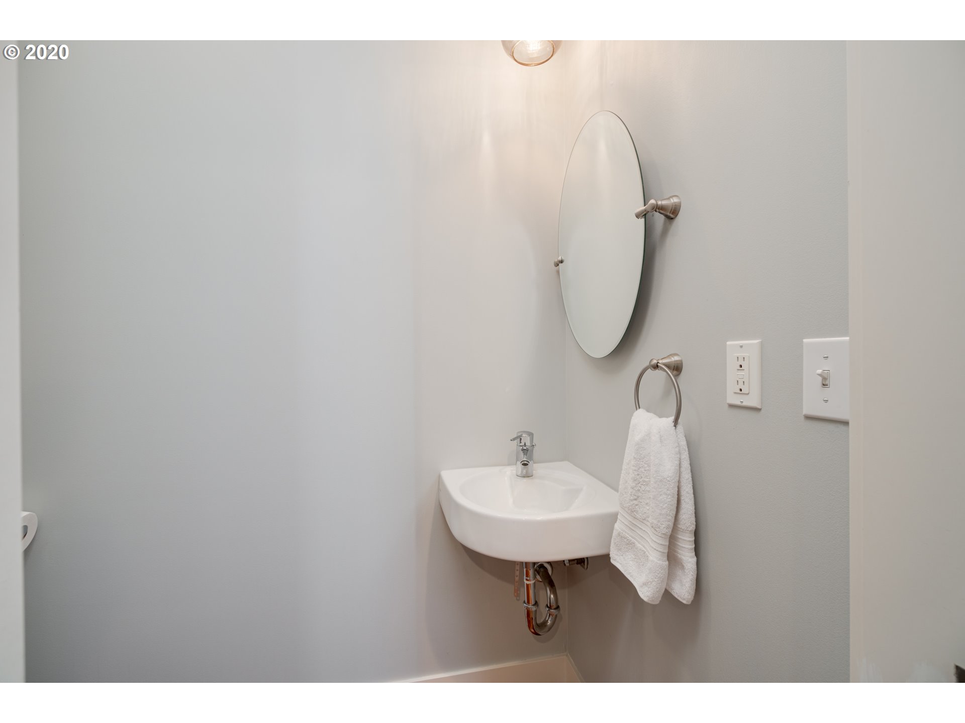 Photo #6: 20352066 Listing 