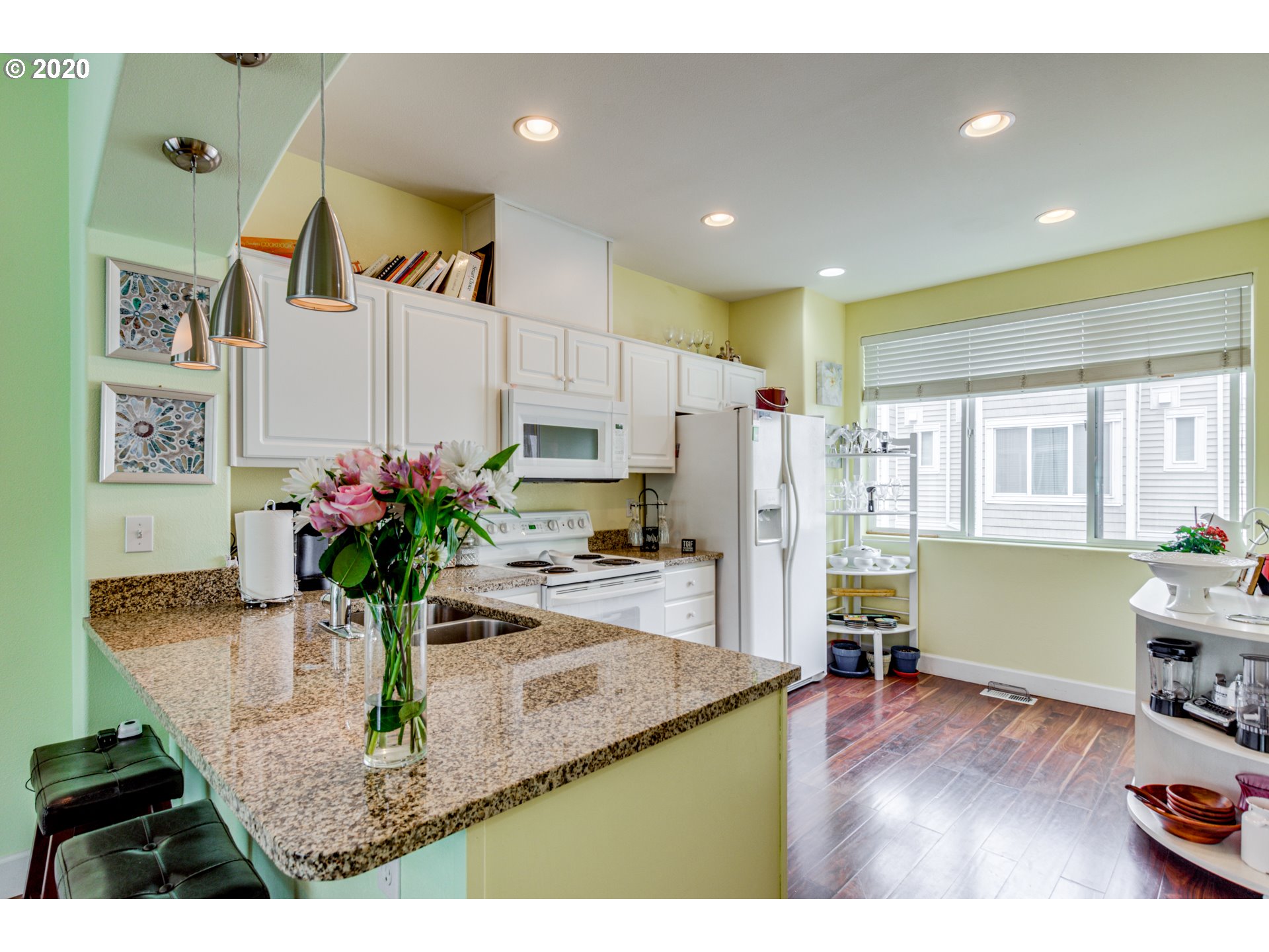Photo #4: 20354923 Listing 