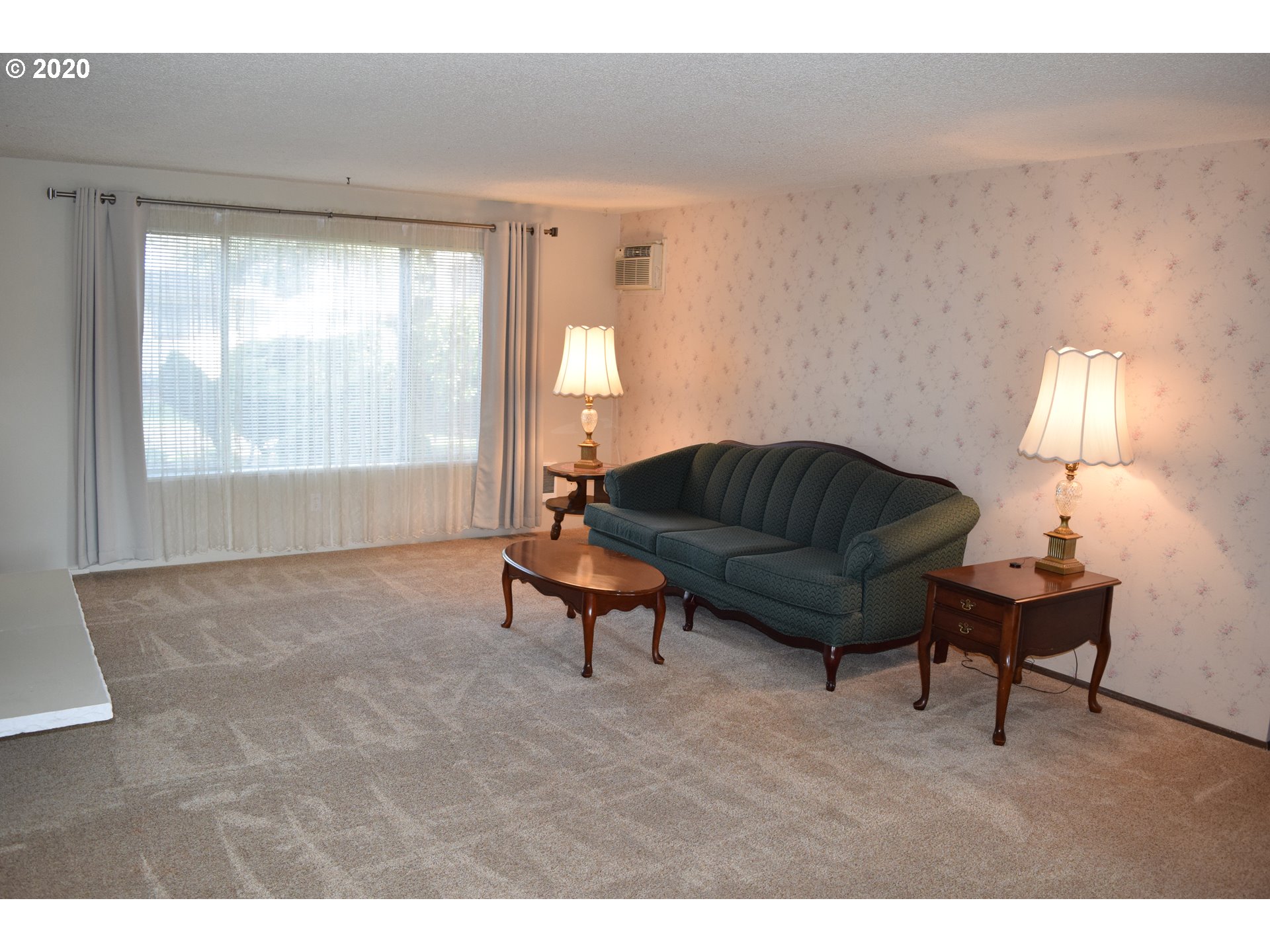 Photo #2: 20354969 Listing 