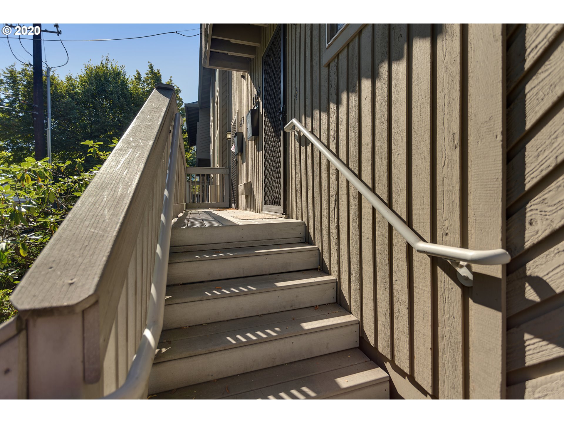 Photo #2: 20355136 Listing 