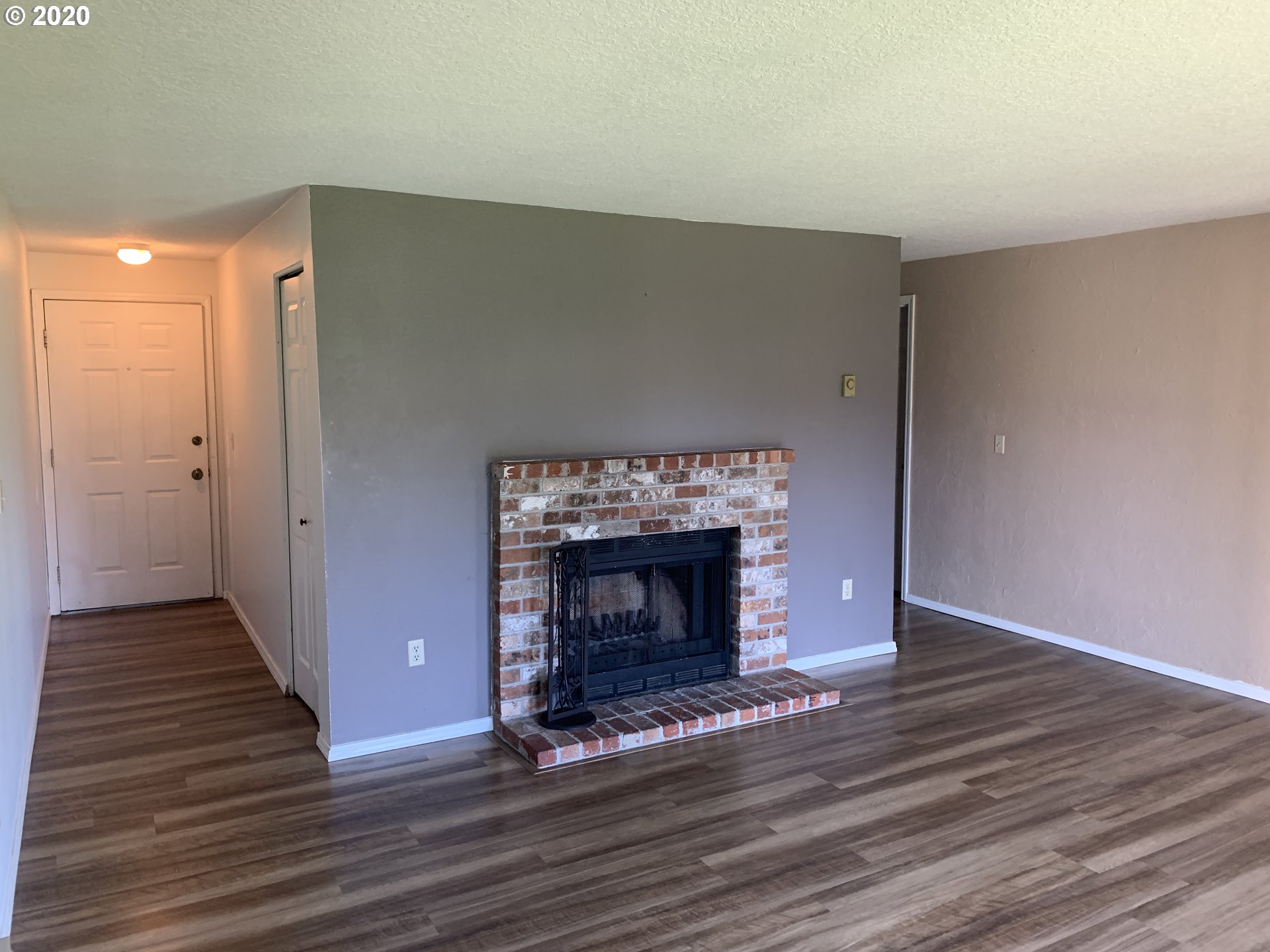 Photo #5: 20355482 Listing 