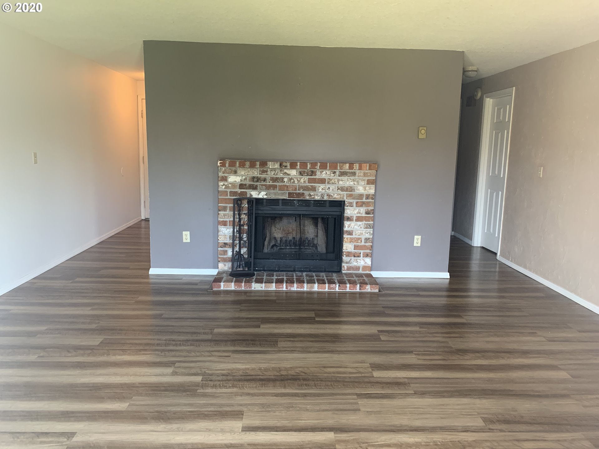 Photo #4: 20355482 Listing 