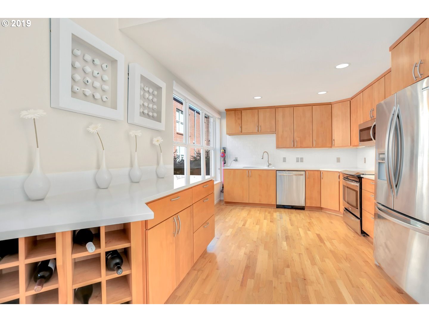 Photo #5: 20359407 Listing 