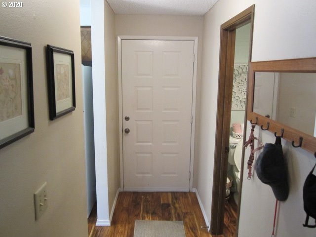 Photo #2: 20361751 Listing 
