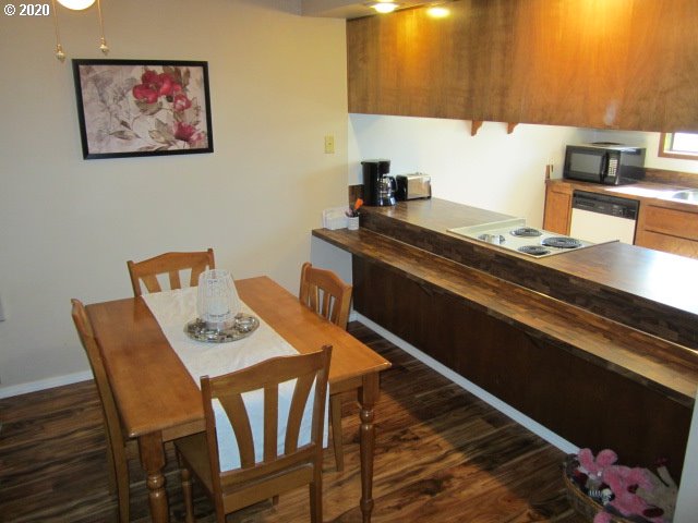 Photo #6: 20361751 Listing 