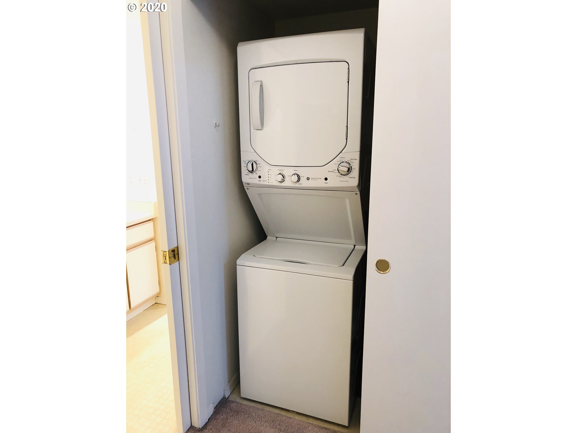 Photo #5: 20362209 Listing 