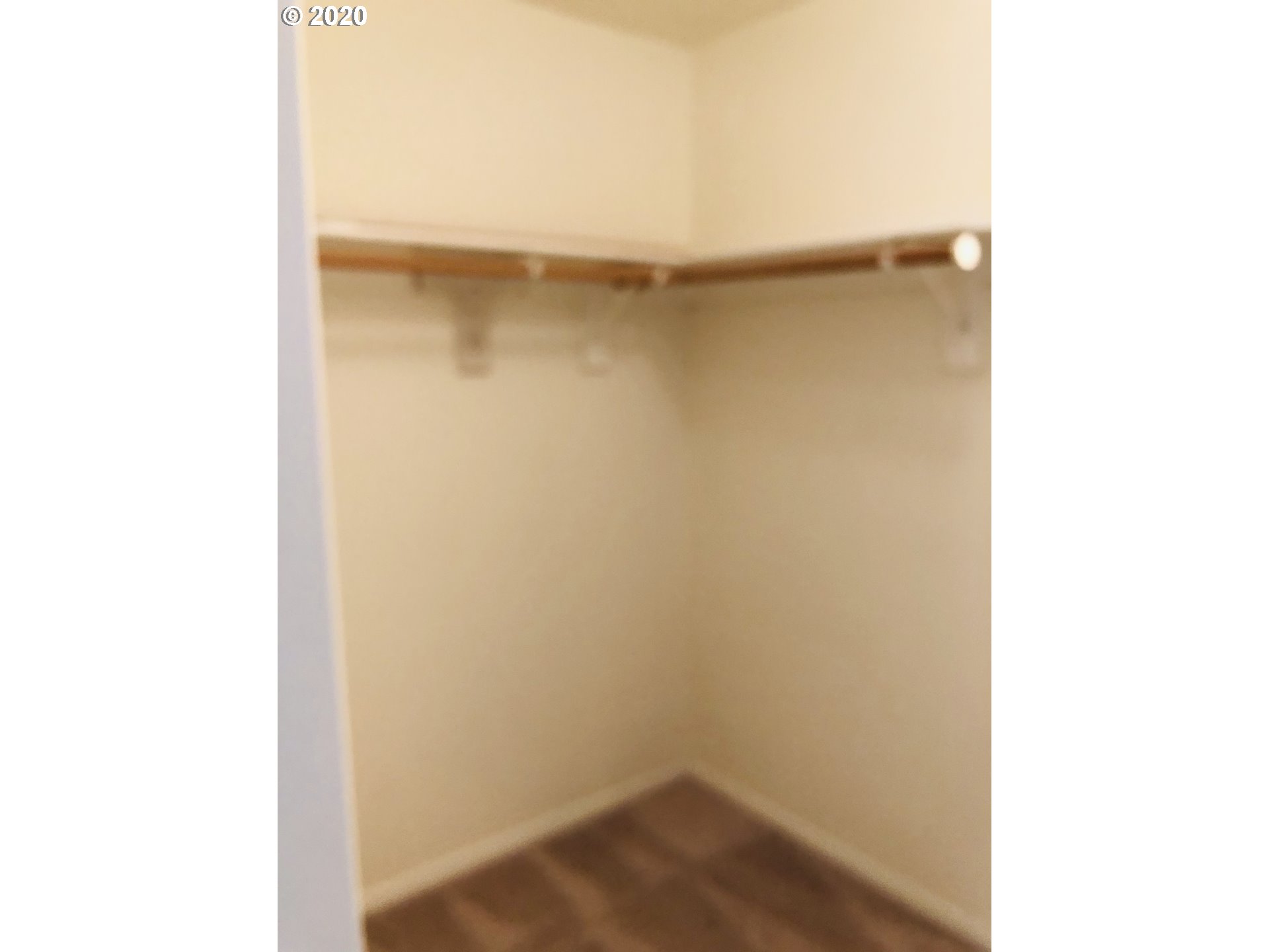 Photo #4: 20362209 Listing 