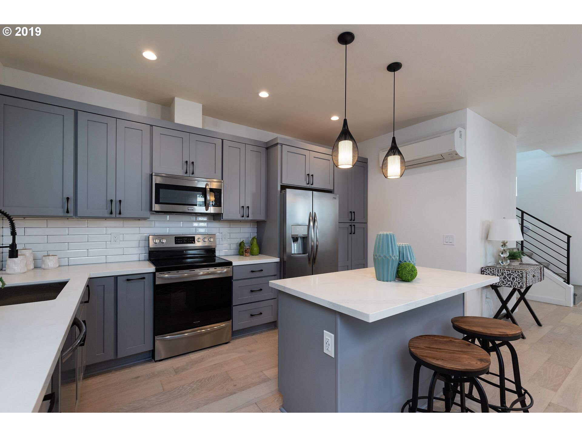 Photo #5: 20364048 Listing 