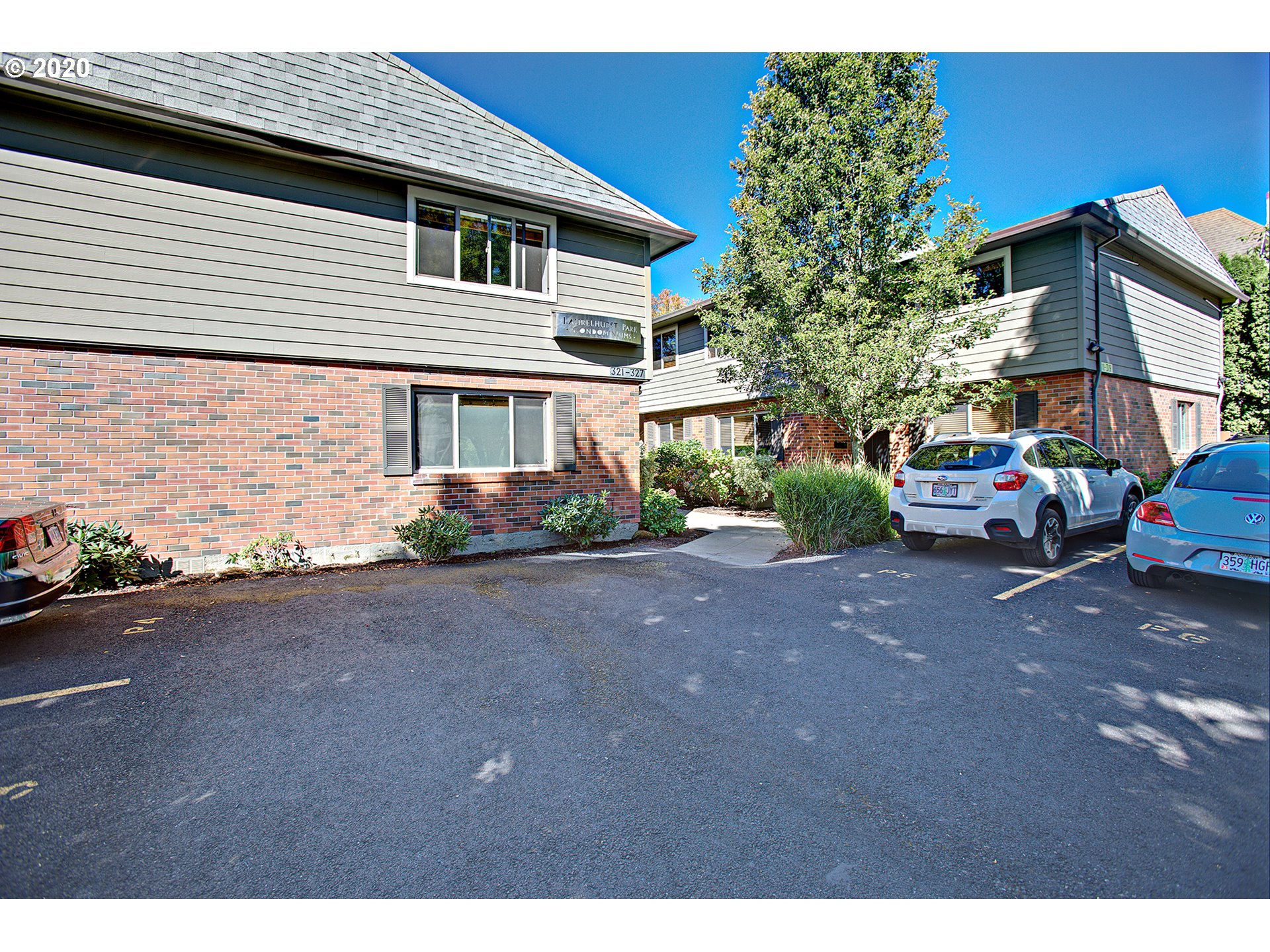 Photo #2: 20371733 Listing 