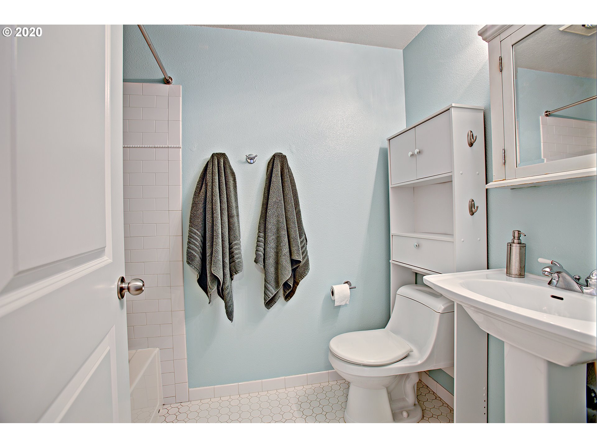 Photo #6: 20371733 Listing 