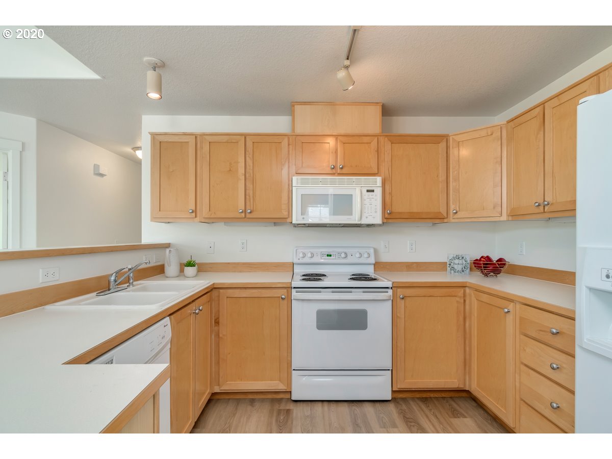 Photo #5: 20373090 Listing 
