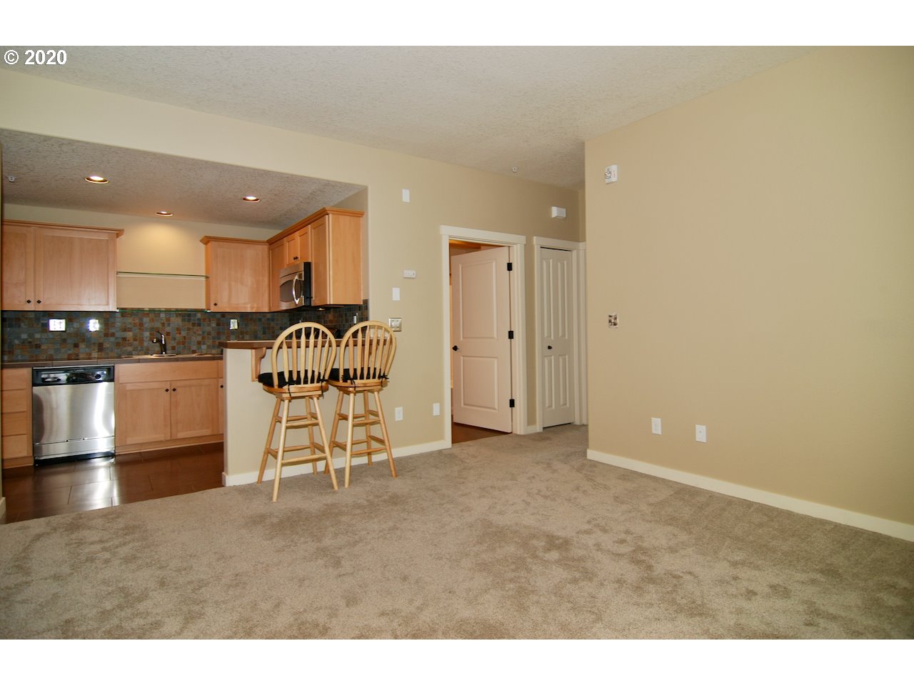 Photo #2: 20377011 Listing 