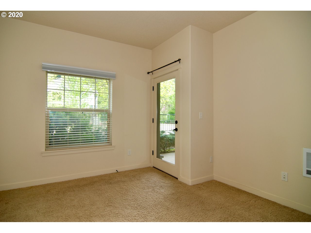 Photo #5: 20377011 Listing 