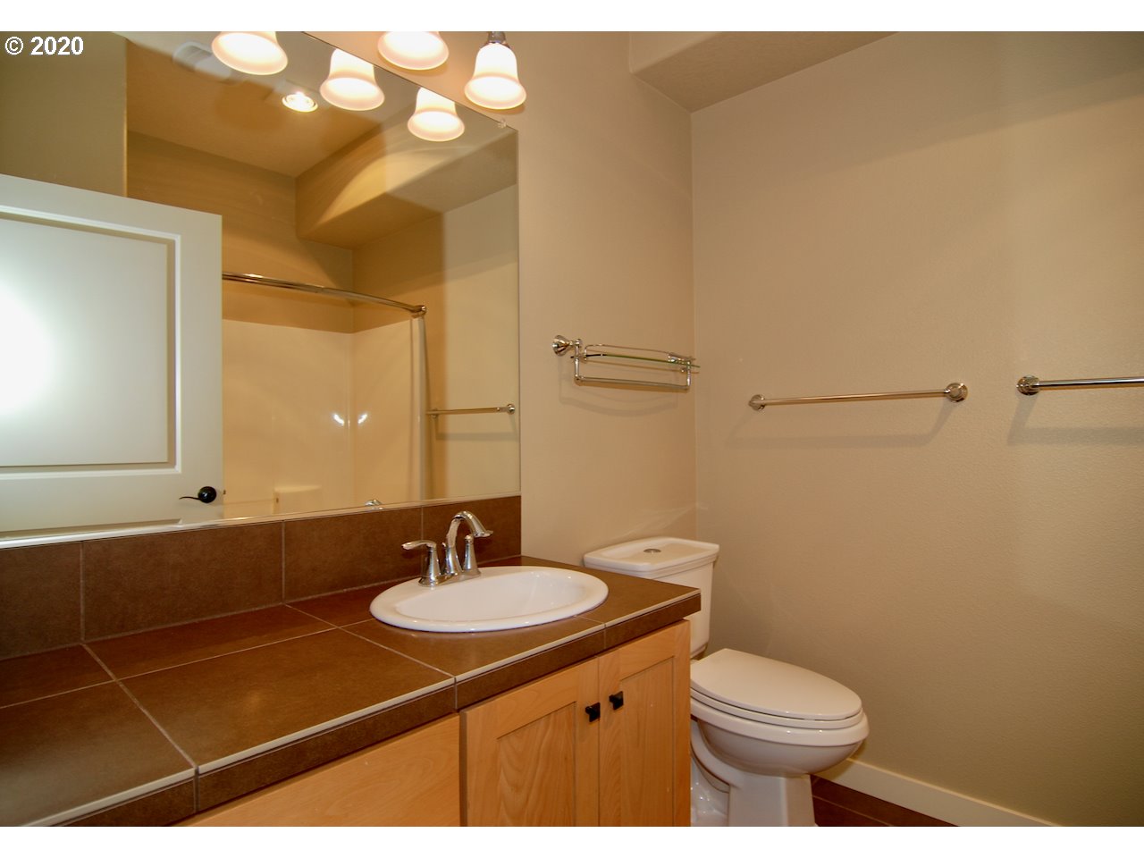 Photo #6: 20377011 Listing 