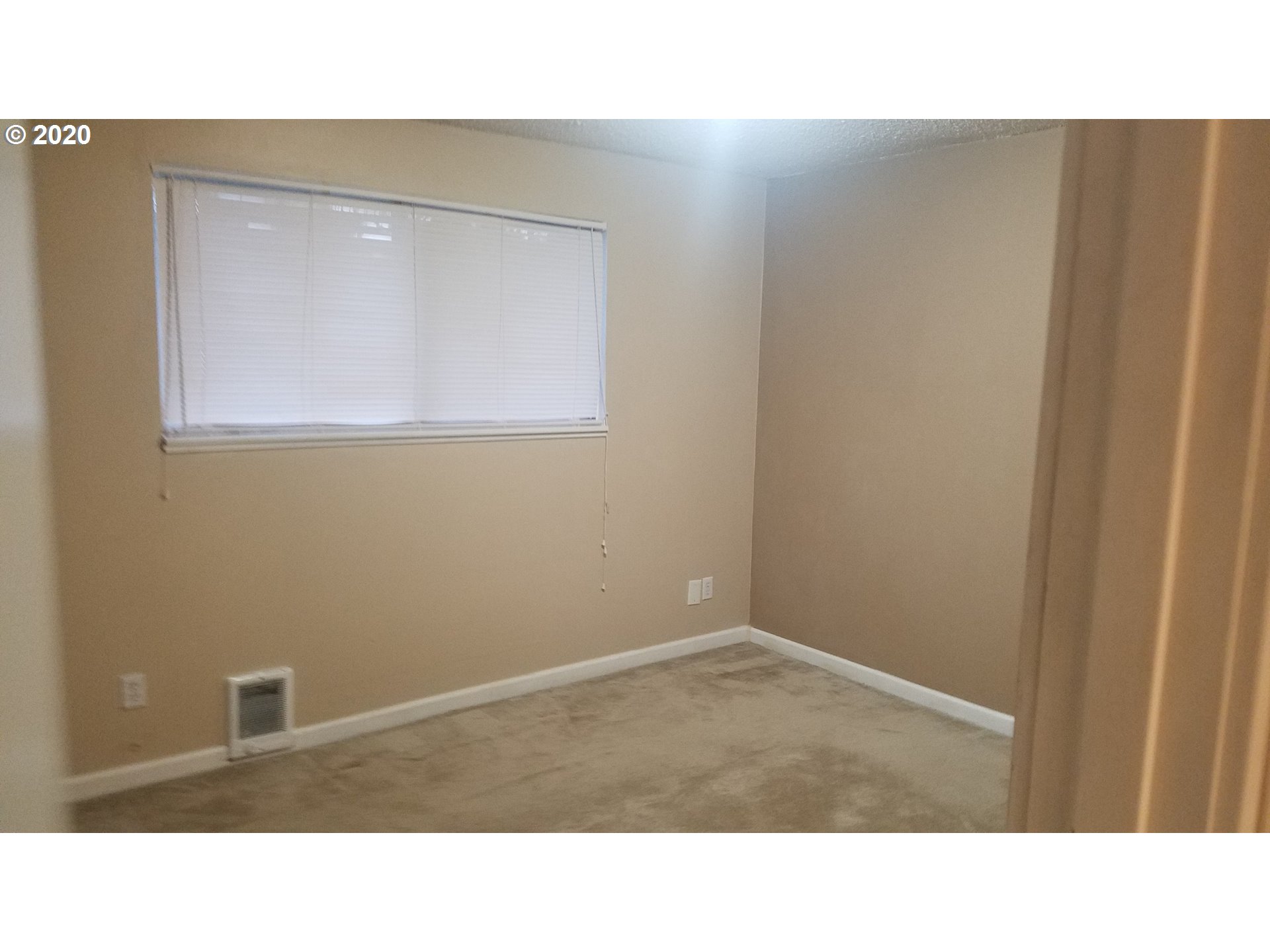Photo #5: 20378038 Listing 