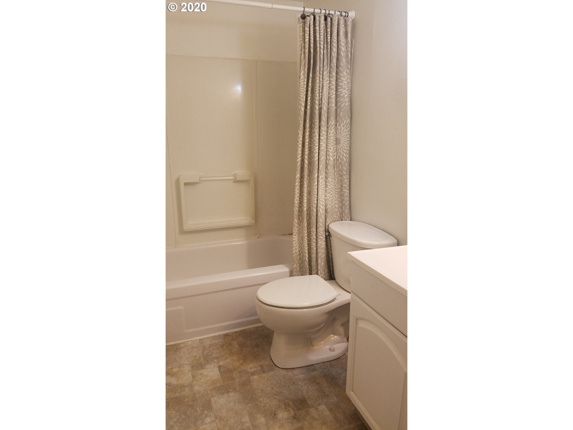 Photo #3: 20378038 Listing 