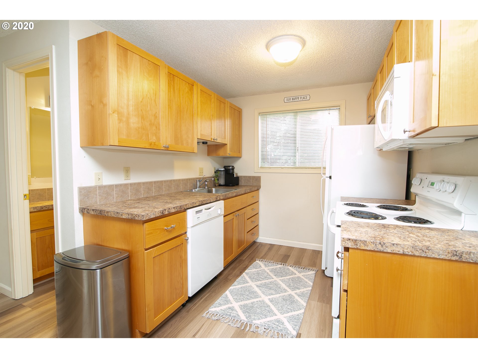 Photo #3: 20378896 Listing 