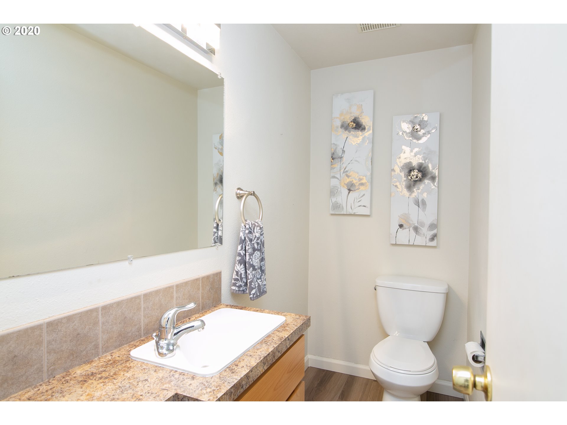 Photo #4: 20378896 Listing 