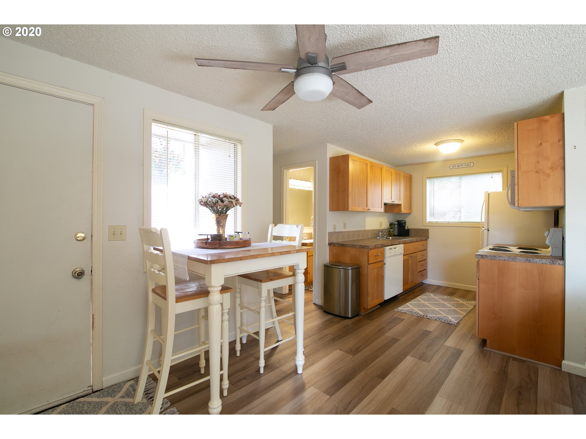 Photo #6: 20378896 Listing 
