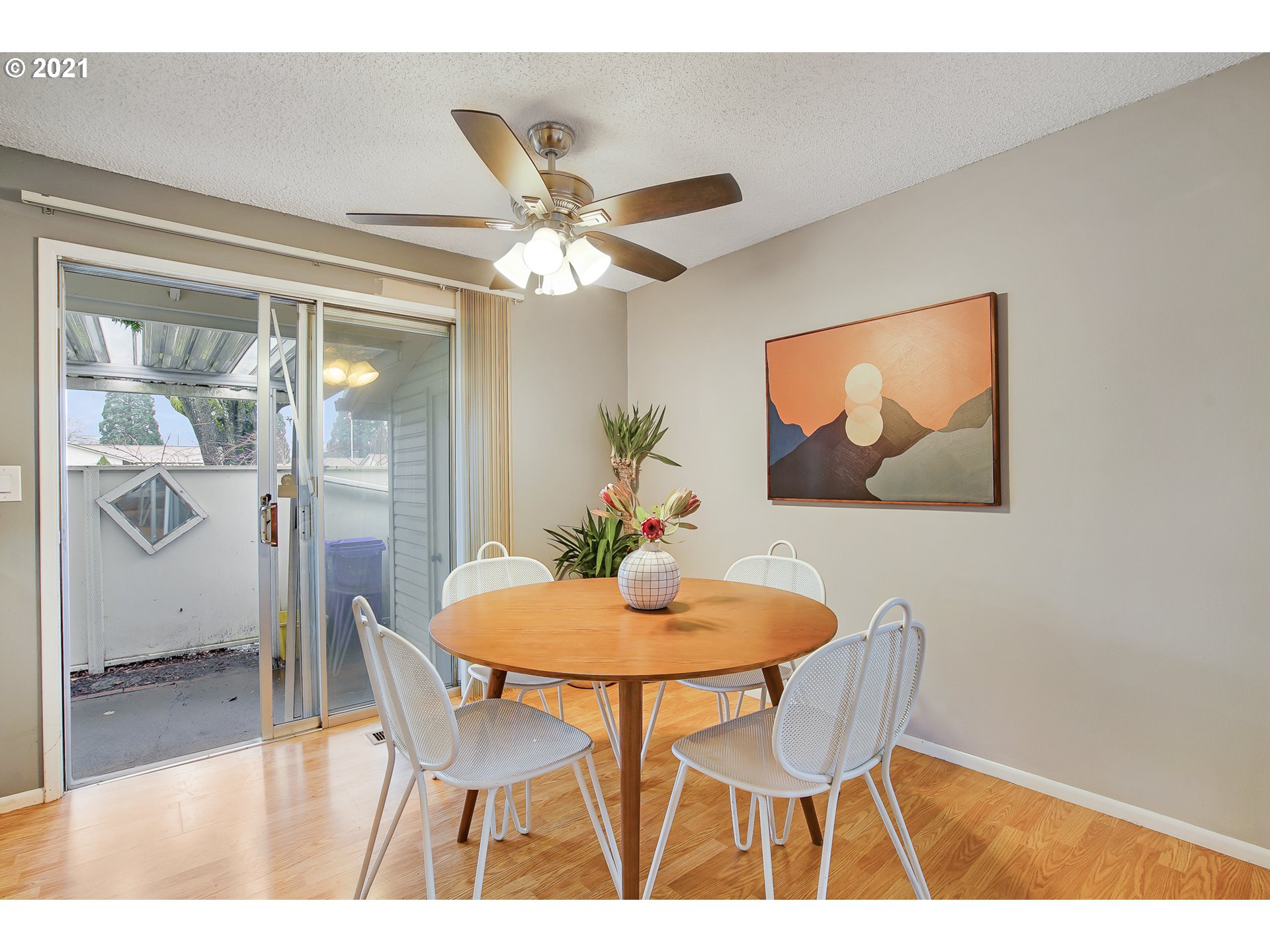 Photo #6: 20381174 Listing 