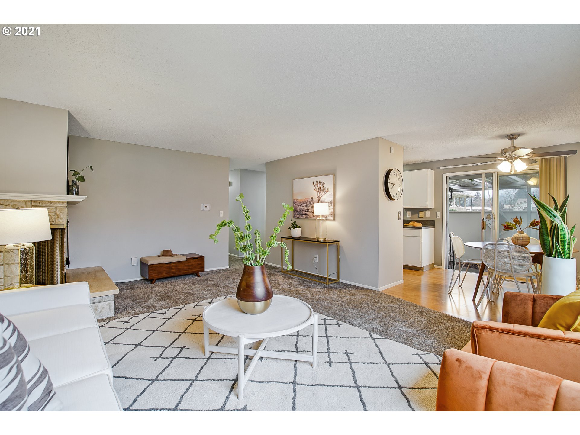 Photo #4: 20381174 Listing 