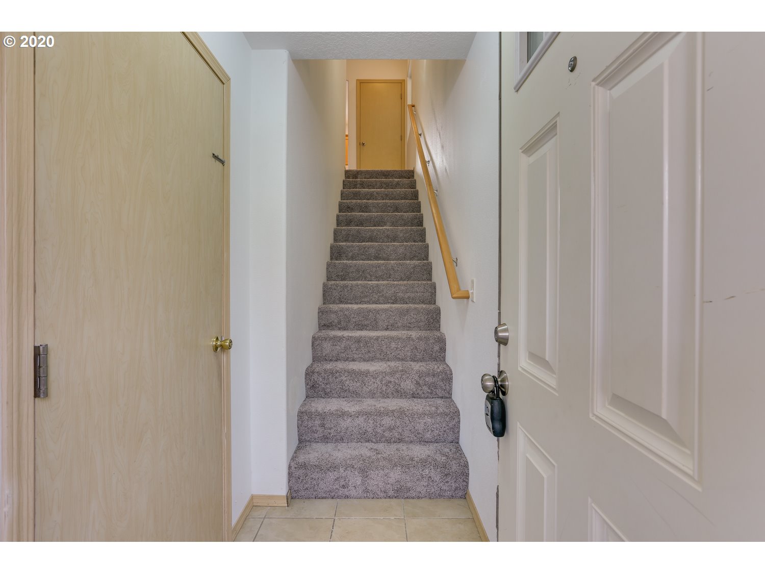 Photo #2: 20381509 Listing 