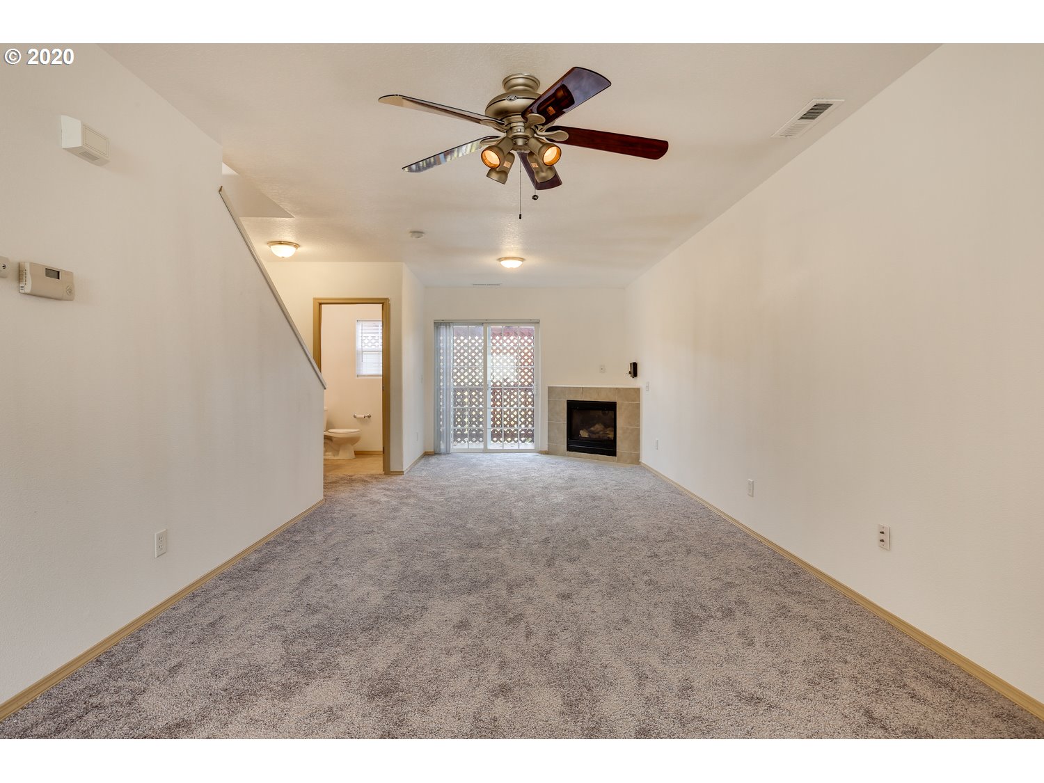 Photo #3: 20381509 Listing 