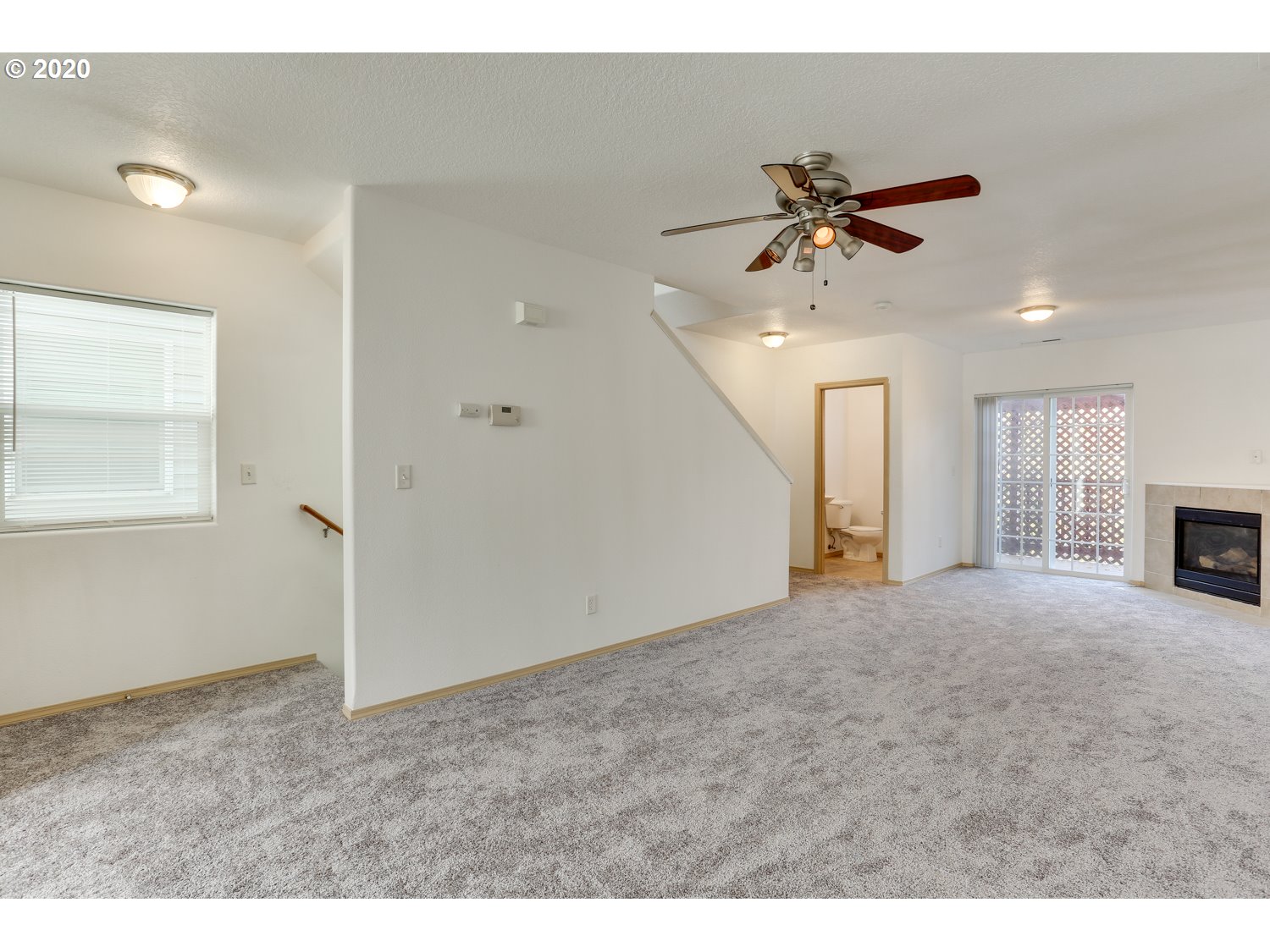 Photo #4: 20381509 Listing 