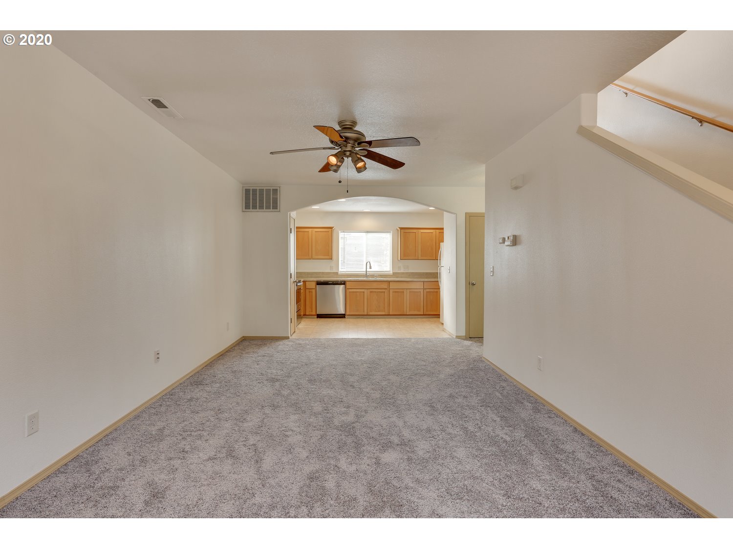 Photo #5: 20381509 Listing 
