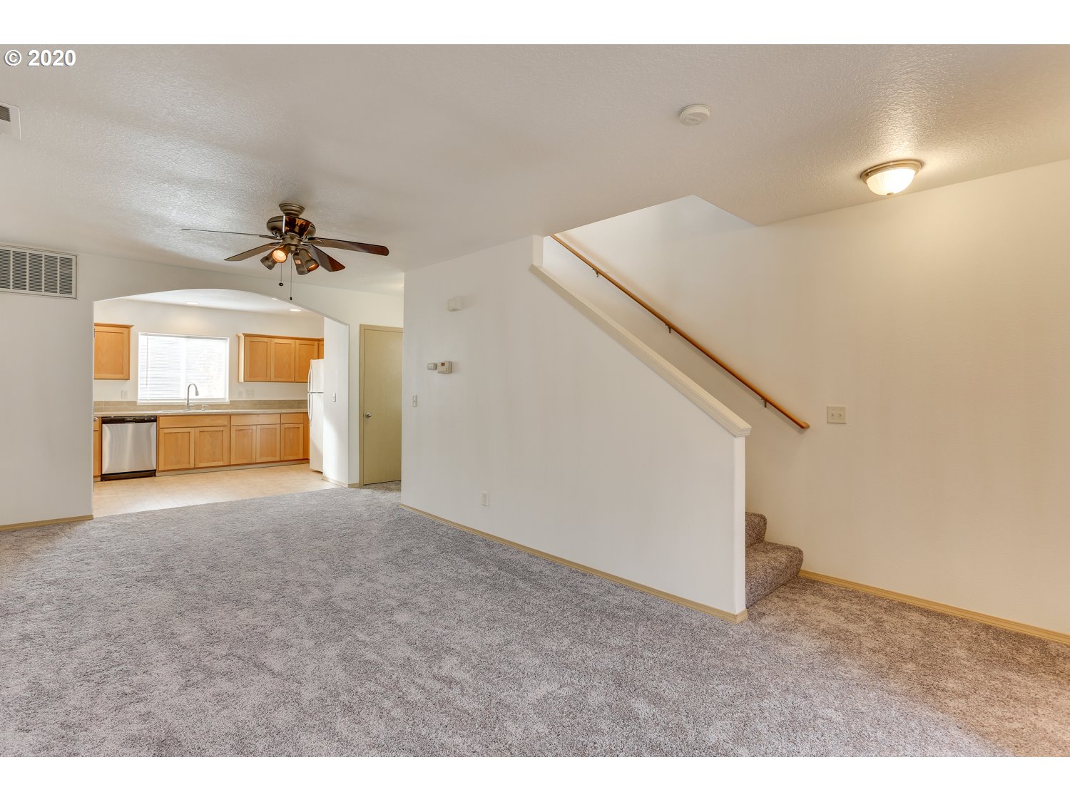 Photo #6: 20381509 Listing 