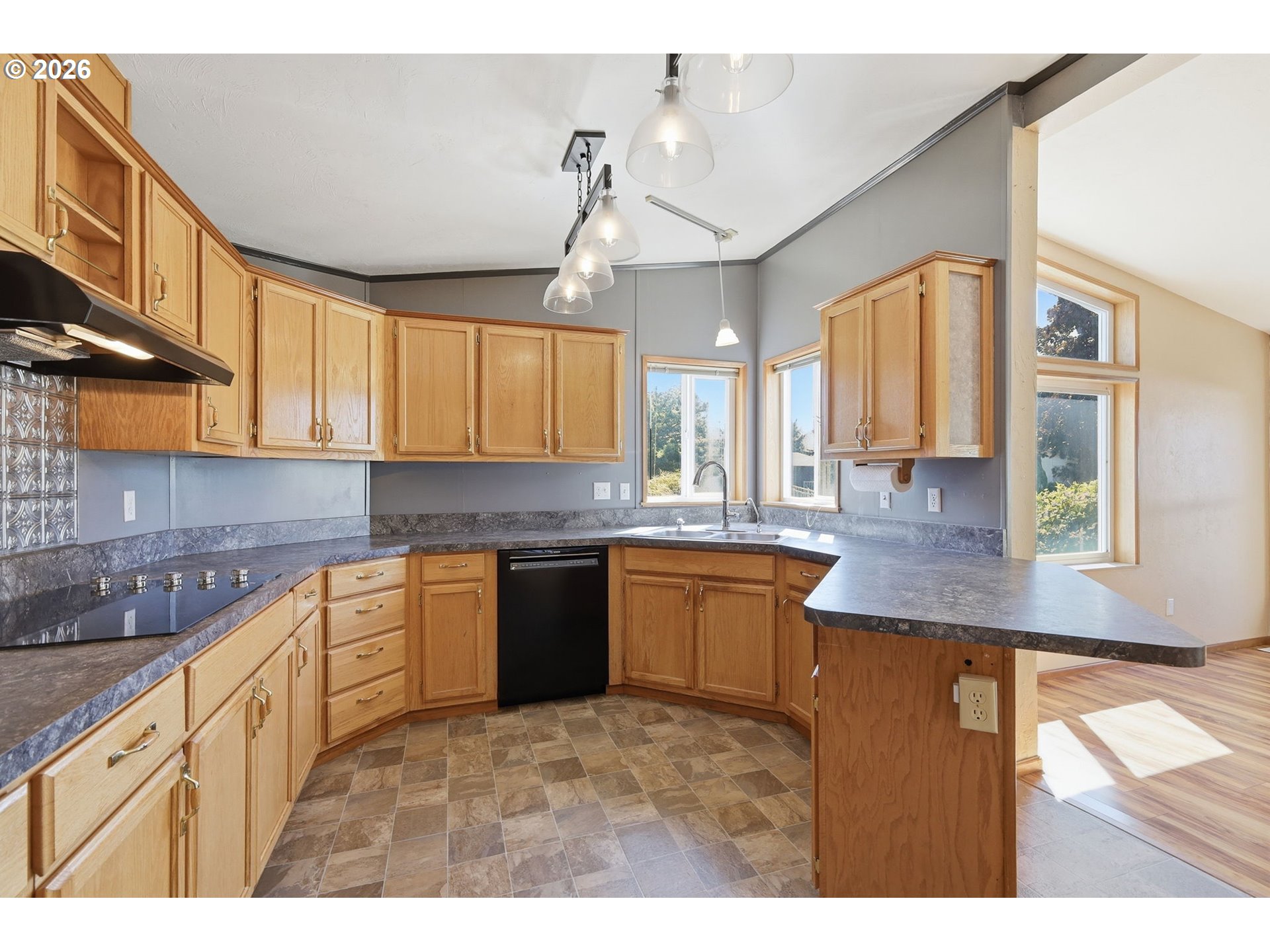Property photo 13 of 48