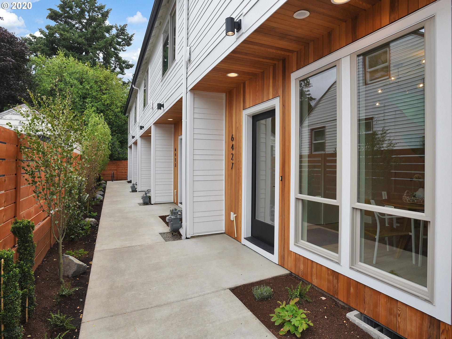 Photo #2: 20383716 Listing 