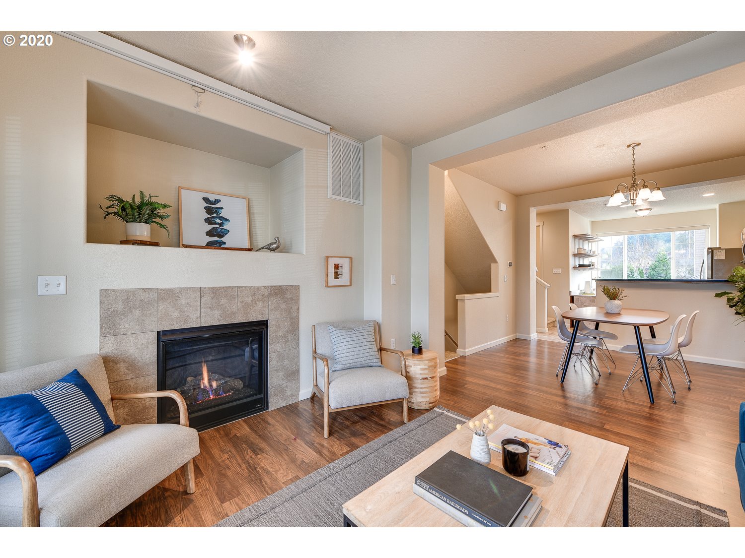 Photo #4: 20385172 Listing 