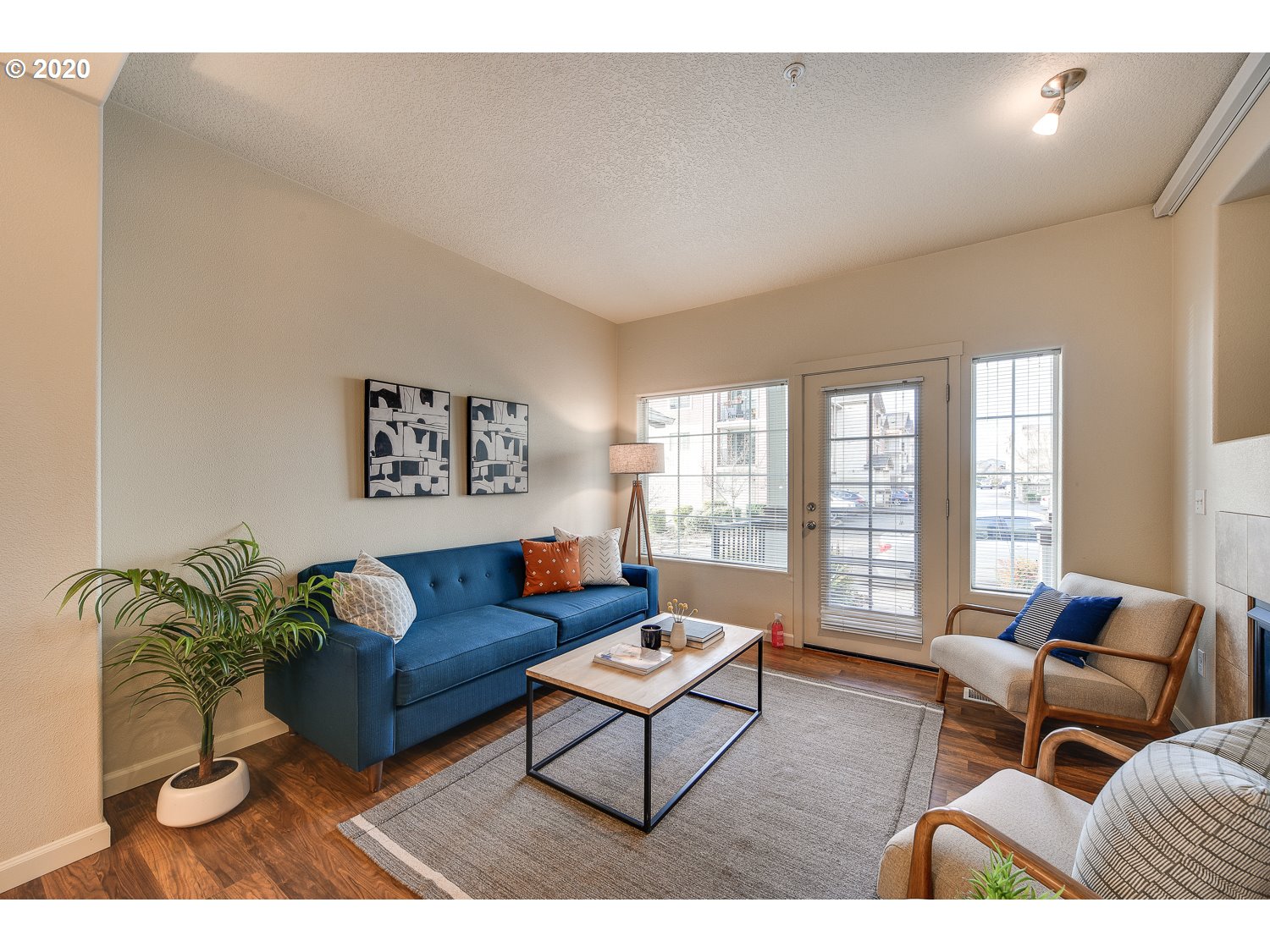 Photo #6: 20385172 Listing 