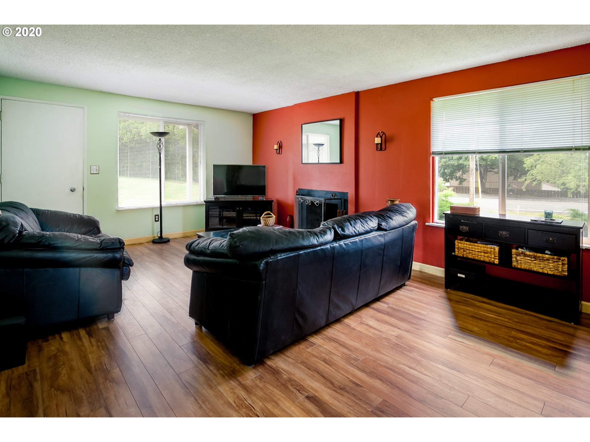 Photo #5: 20385774 Listing 